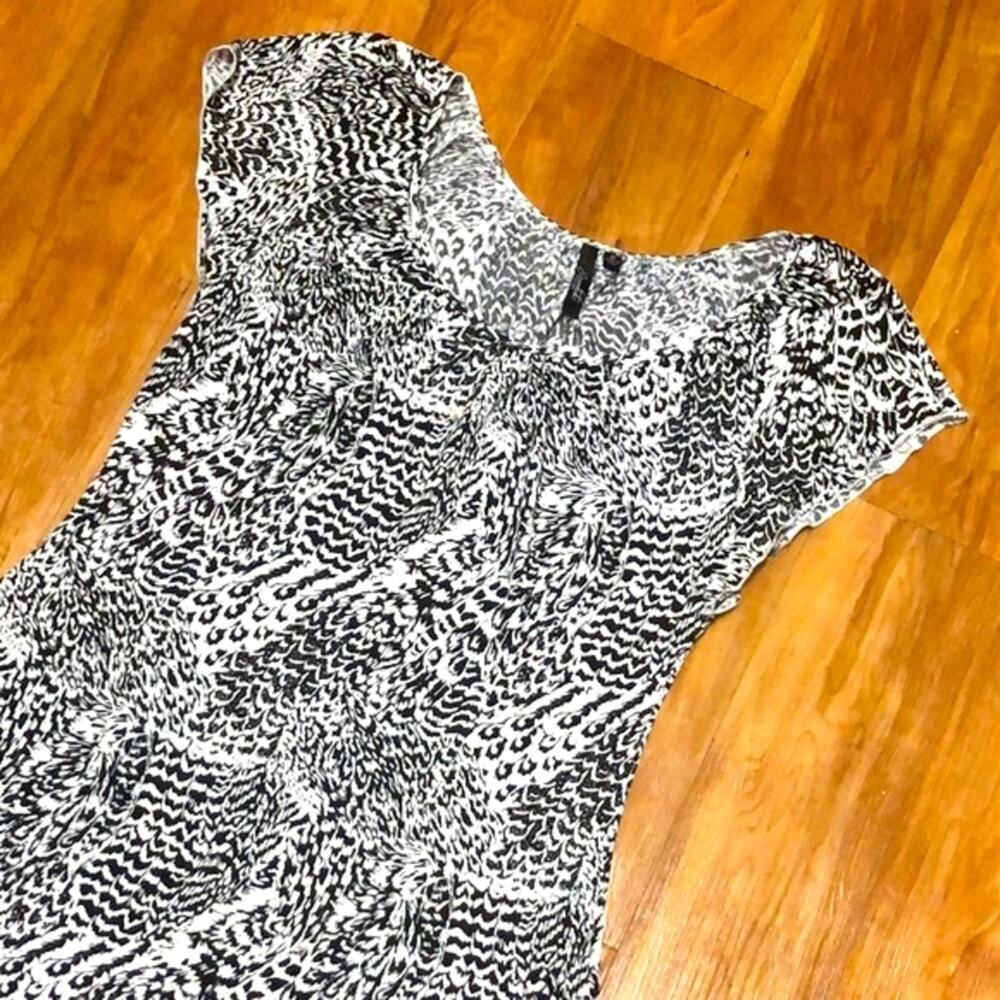 Essentials by Milano Black and White Abstract Print Dress Size Medium